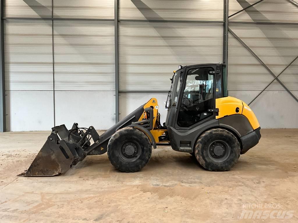 Mecalac AX 850 Фронтальні навантажувачі