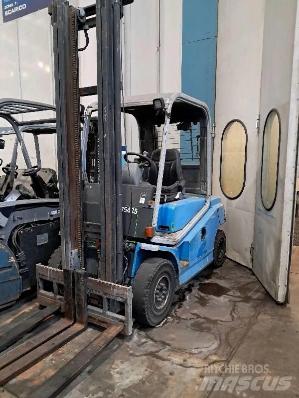 Cesab DRAGO HN 250 Дизельні навантажувачі