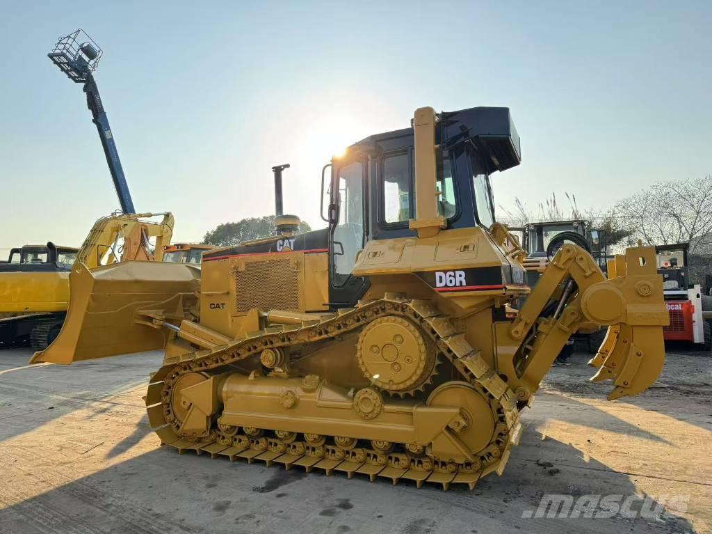 CAT D 6 R Гусеничні бульдозери