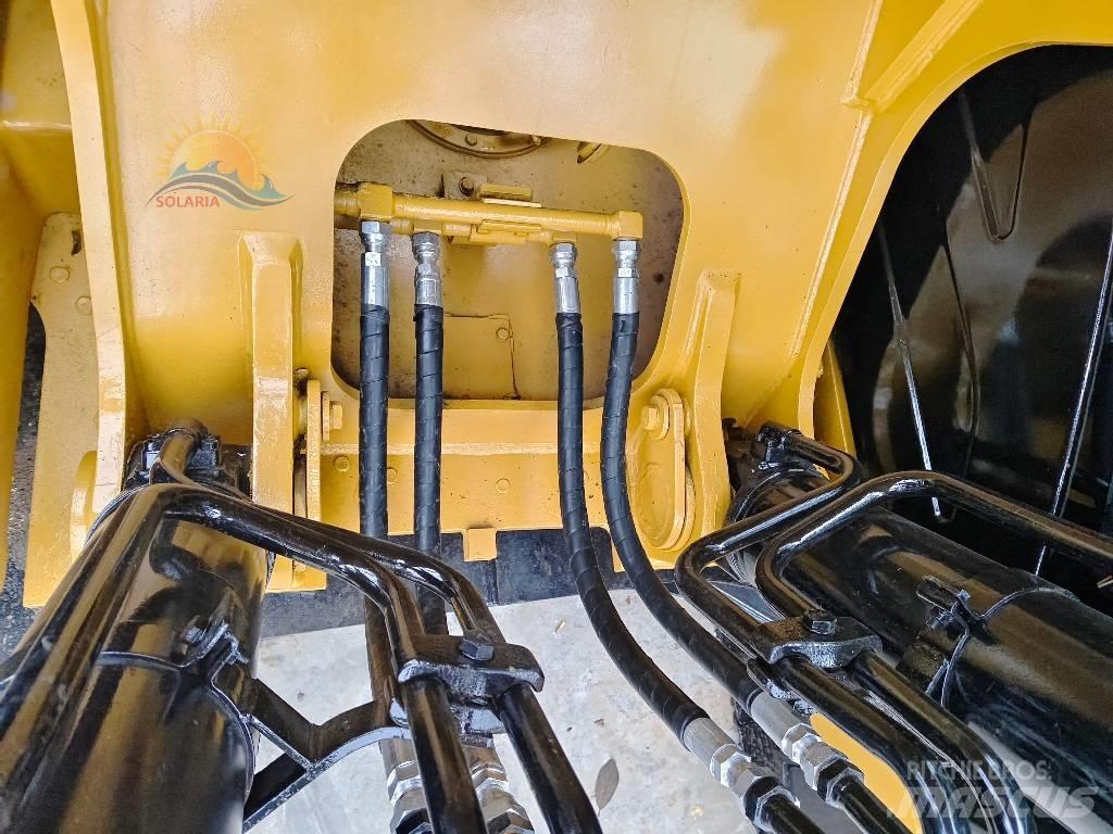 CAT 330 D 2L Гусеничні екскаватори