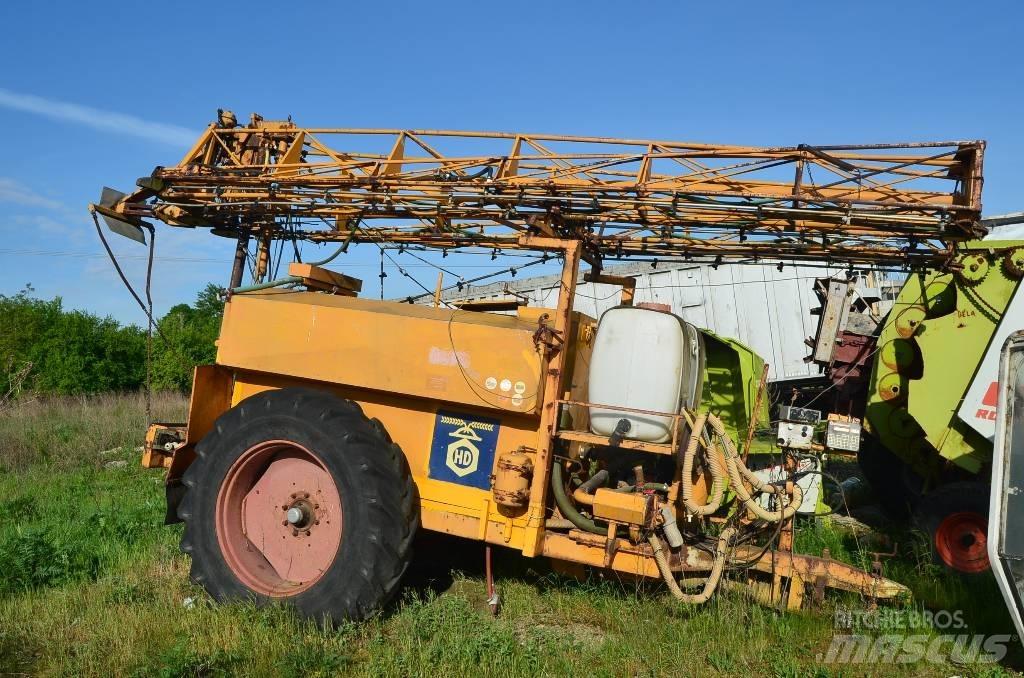  HD 4000 Причіпні обприскувачі