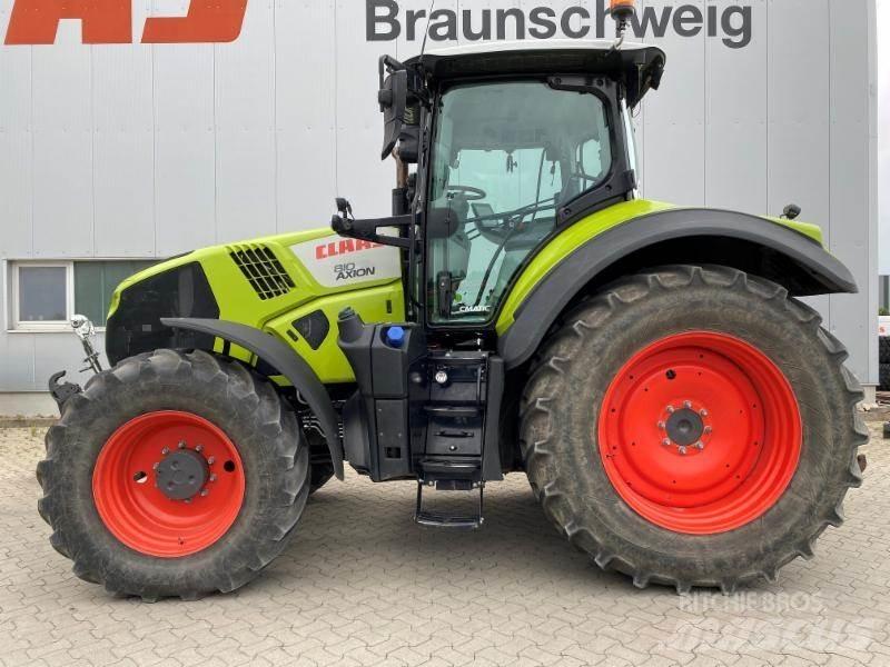 CLAAS AXION 810 Трактори