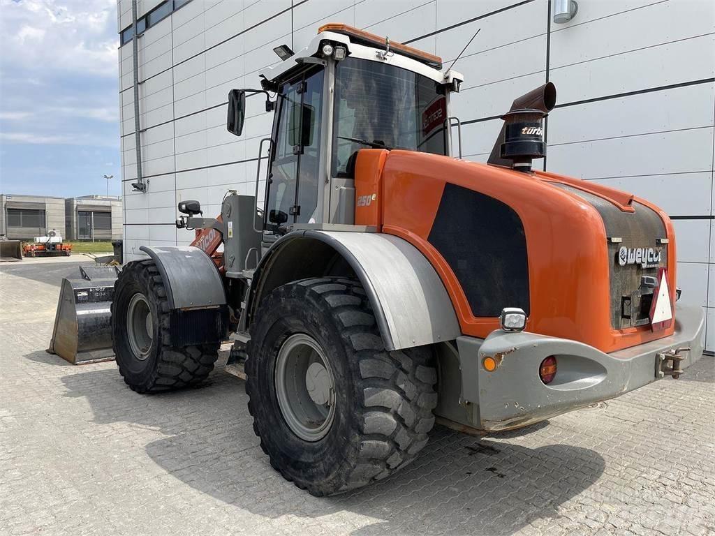 Weycor AR250E Фронтальні навантажувачі