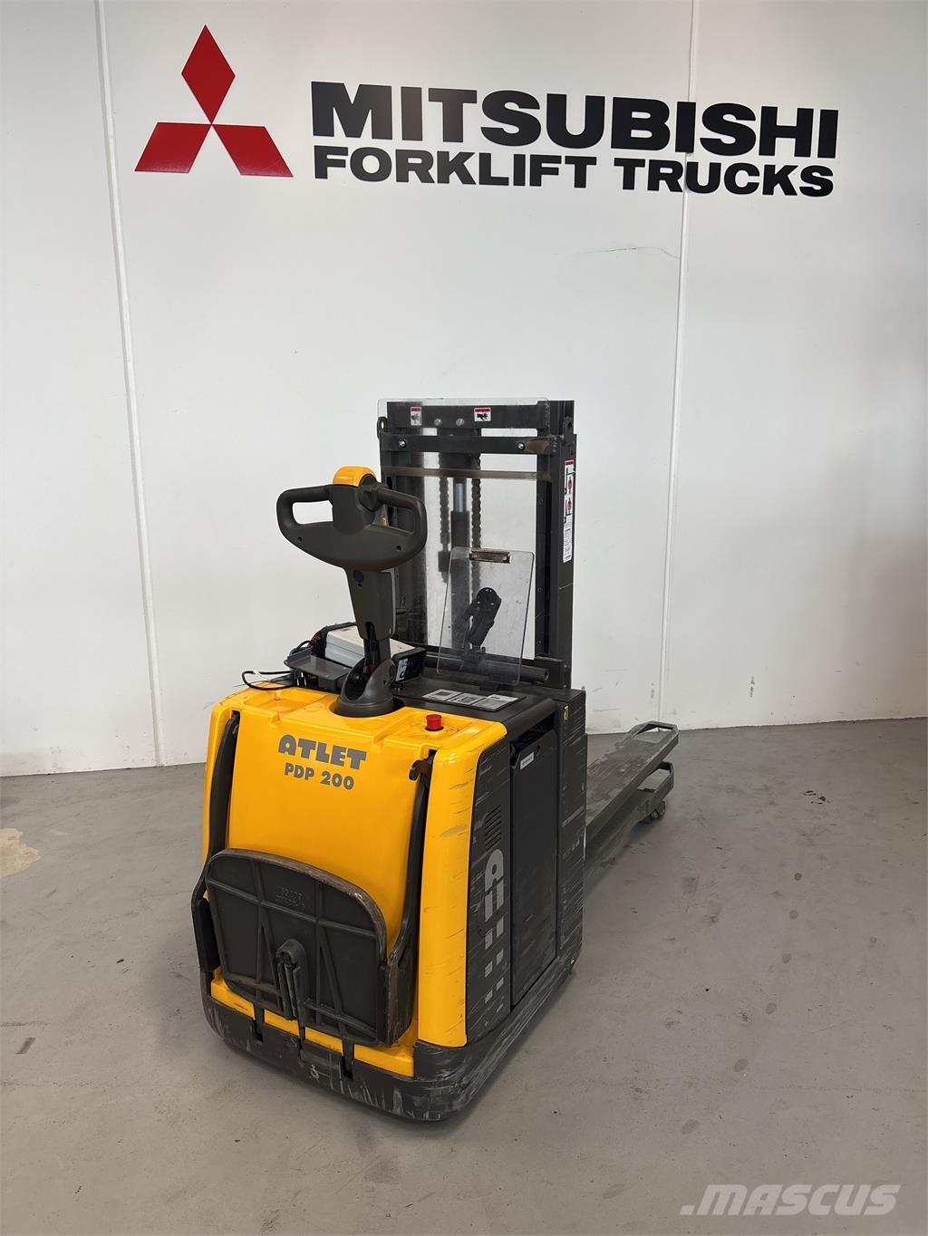 Atlet PDP200 Самохідні електроштабелери