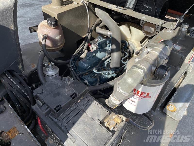 Ausa D 100 AHA Міні самоскиди