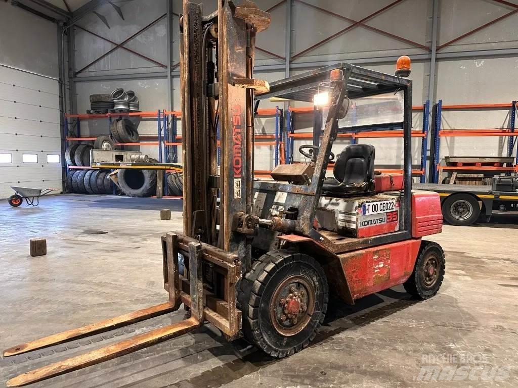 Komatsu FD 35 Дизельні навантажувачі