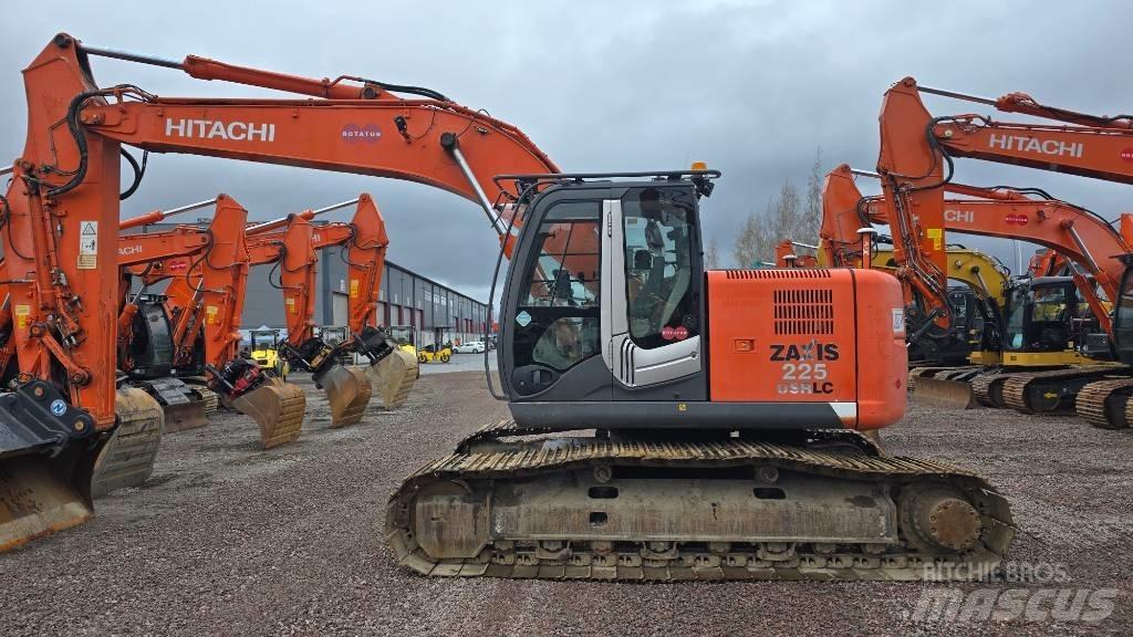 Hitachi ZX225USRLC-3 Гусеничні екскаватори
