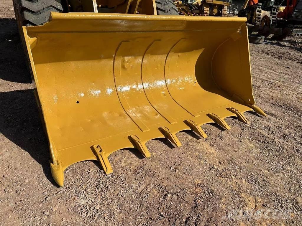 CAT 966H Фронтальні навантажувачі