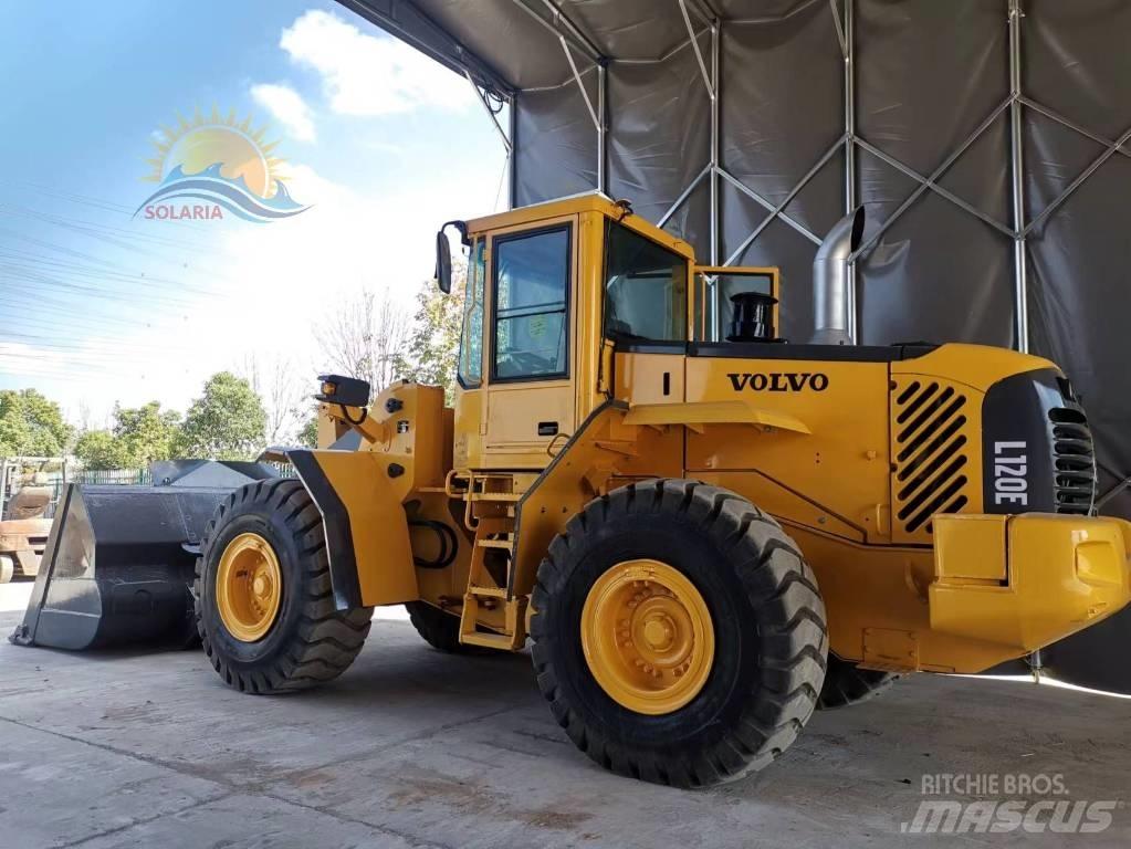Volvo L 120 E Фронтальні навантажувачі