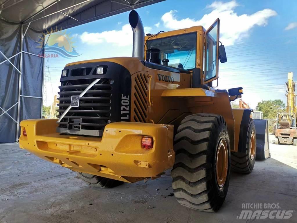 Volvo L 120 E Фронтальні навантажувачі