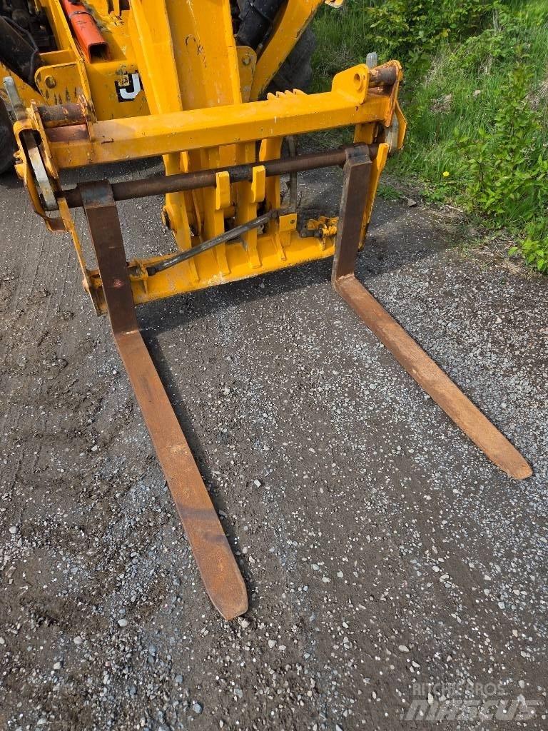 JCB 540-140 Телескопічні навантажувачі