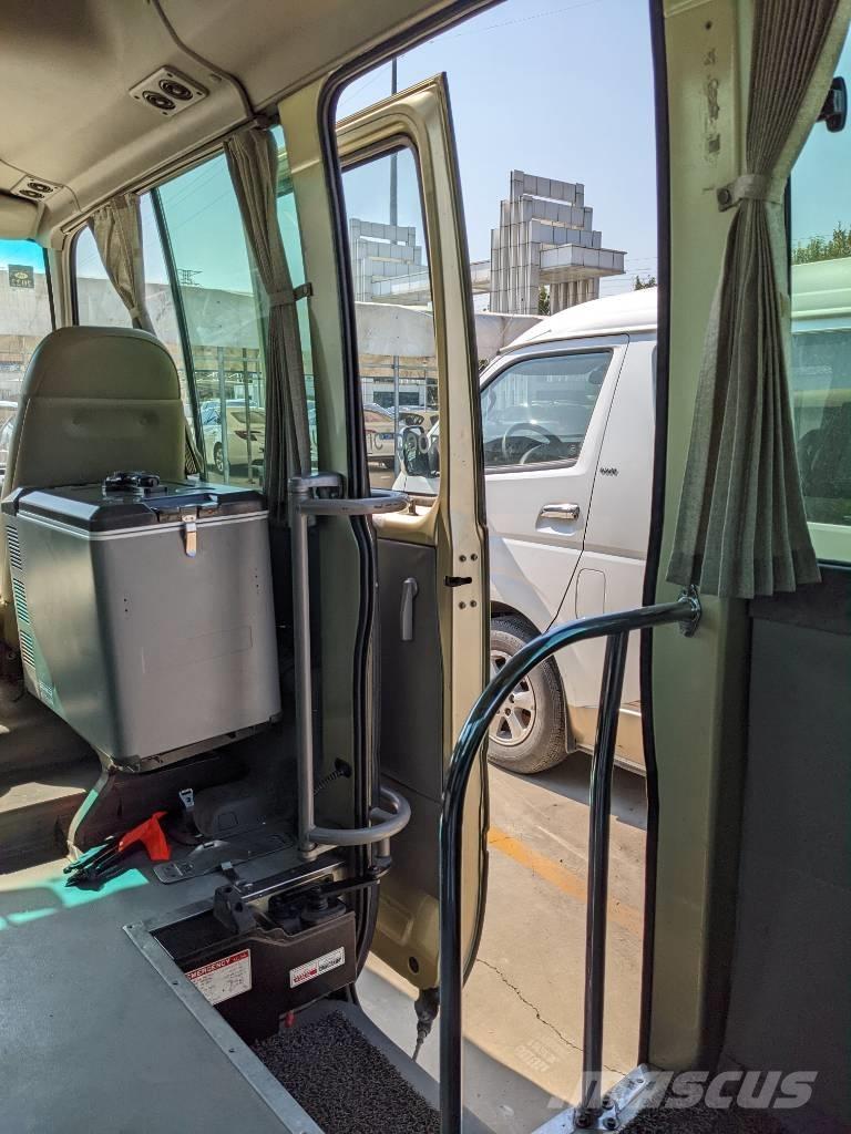  Toyoya Coaster Bus Мікроавтобуси