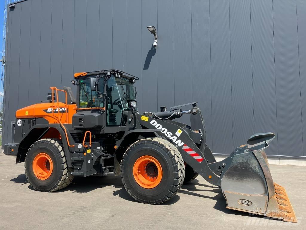 Doosan DL 320-7 Фронтальні навантажувачі
