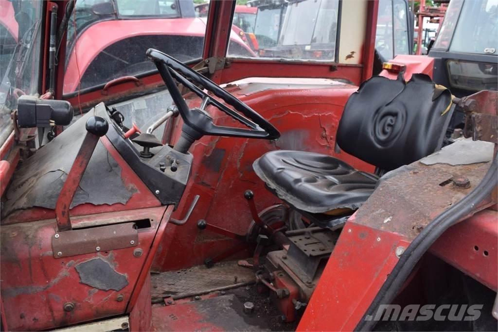 Case IH 844 A/S Трактори