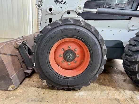 Bobcat S630 Міні-навантажувачі