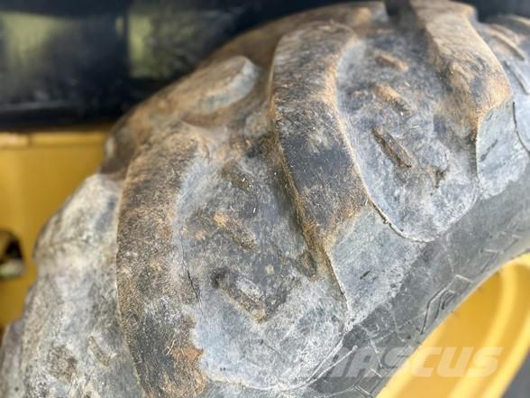 CAT 420D IT Екскаватори-навантажувачі