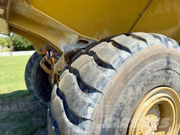 CAT 745 Зчленовані самоскиди