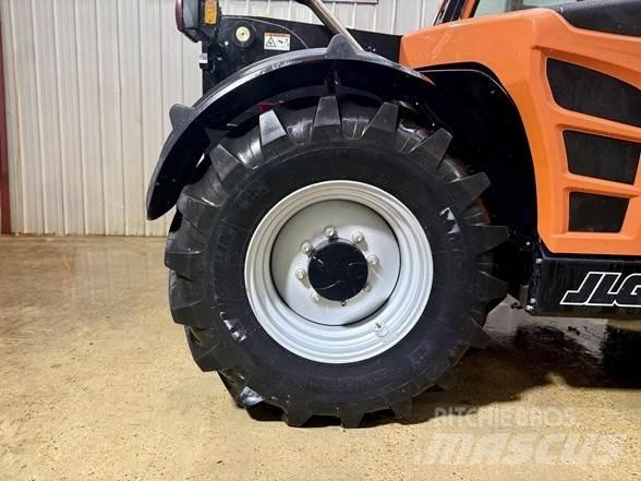 JLG 823 Телескопічні навантажувачі
