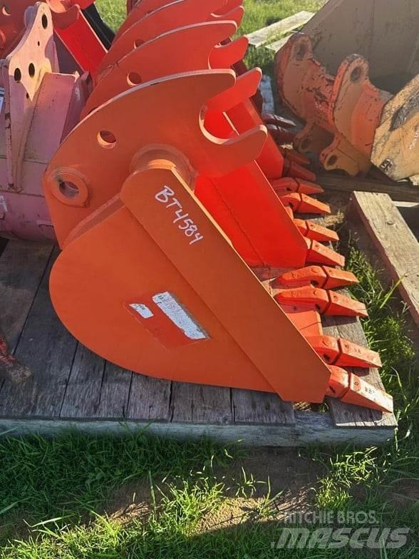 Kubota BT4584 Ковші