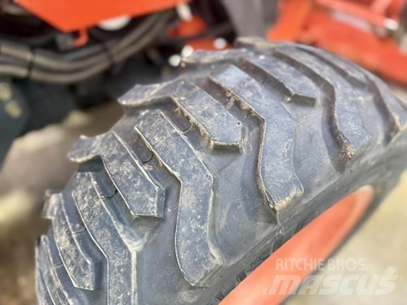Kubota L39 Екскаватори-навантажувачі