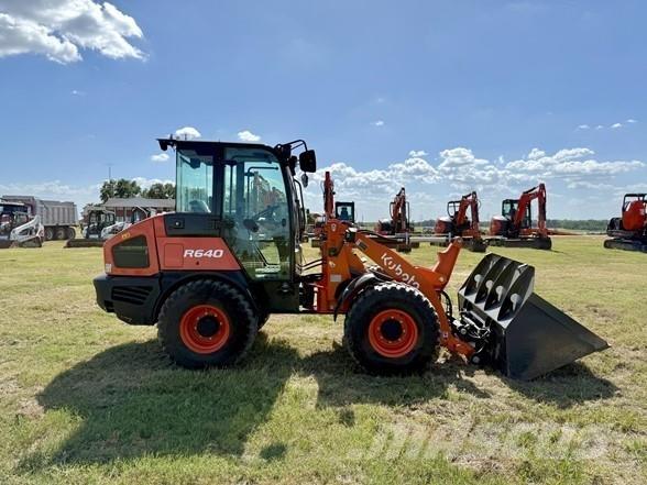 Kubota R640 Фронтальні навантажувачі