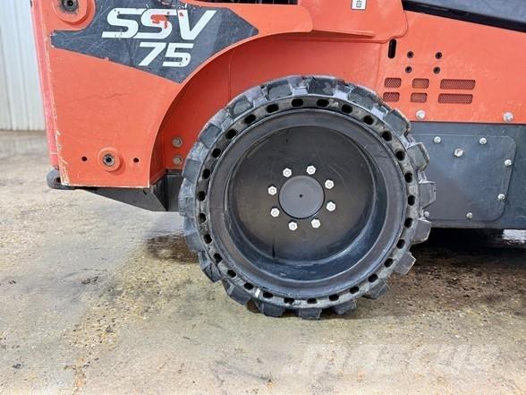 Kubota SSV75 Міні-навантажувачі
