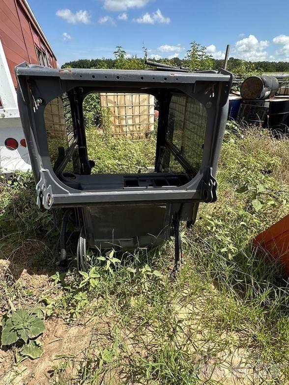 Kubota SVL Кабіна