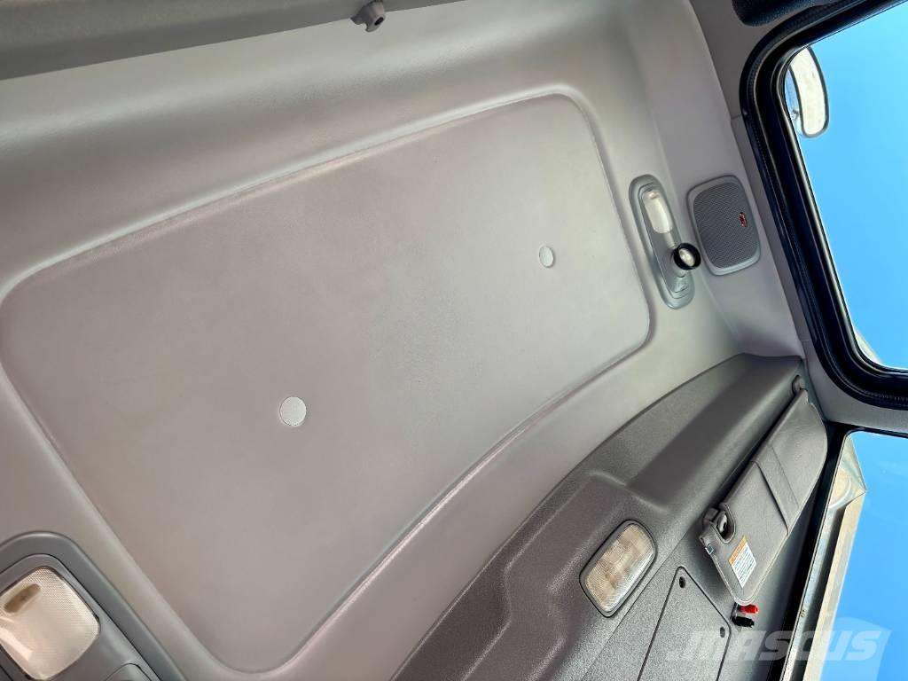 Peterbilt 389 Тягачі