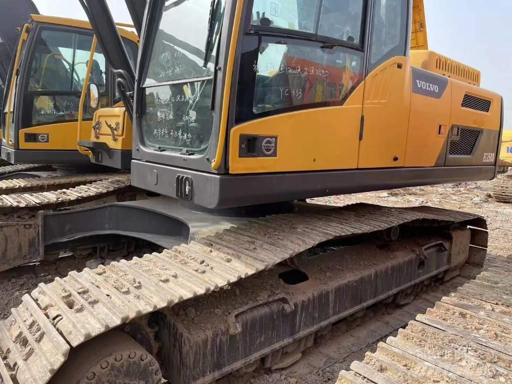 Volvo EC 250 D Гусеничні екскаватори