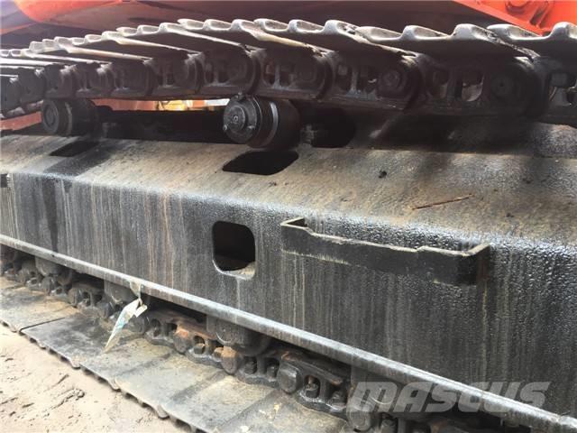 Hitachi EX 200 Гусеничні екскаватори