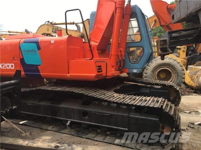 Hitachi EX 200 Гусеничні екскаватори