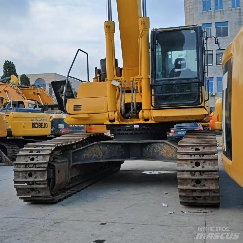 Komatsu PC460 Гусеничні екскаватори