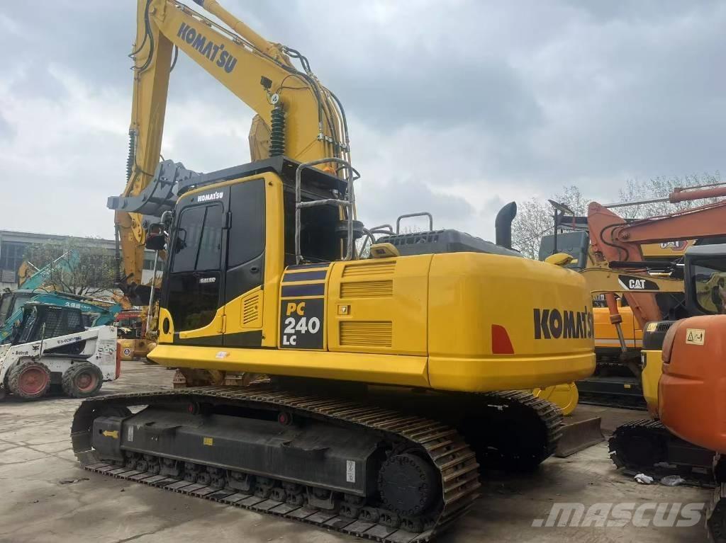 Komatsu PC 240 Гусеничні екскаватори