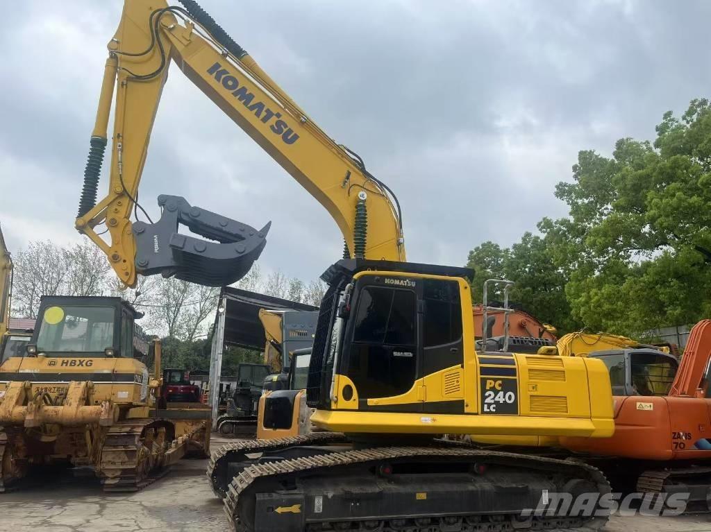 Komatsu PC 240 Гусеничні екскаватори