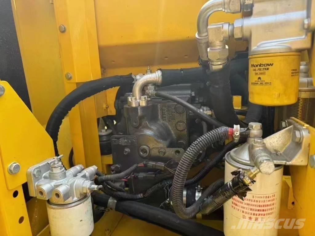 Komatsu PC 130 Гусеничні екскаватори