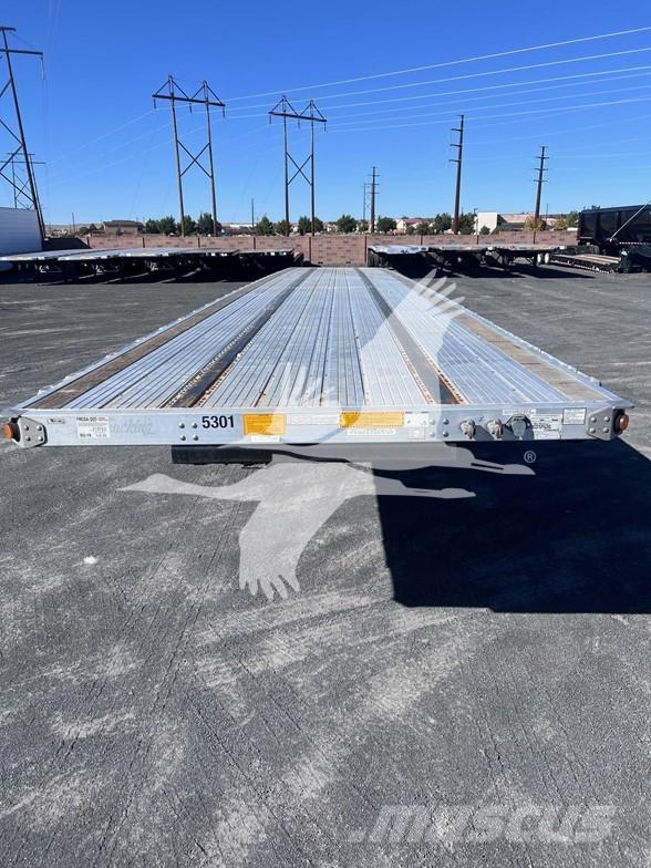 Utility 4000AE Напівпричепи-платформи/бічне розвантаження