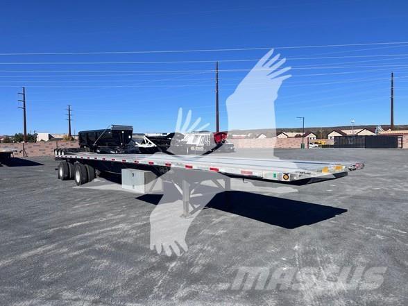 Utility 4000AE Напівпричепи-платформи/бічне розвантаження