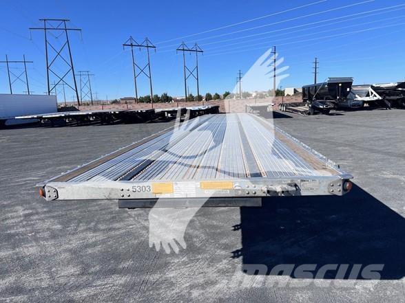 Utility 4000AE Напівпричепи-платформи/бічне розвантаження