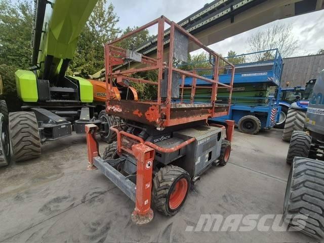 SkyJack 6832RT Підйомники-ножиці