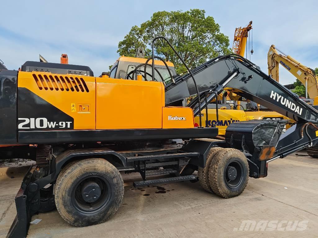 Hyundai r210w-9 Колісні екскаватори