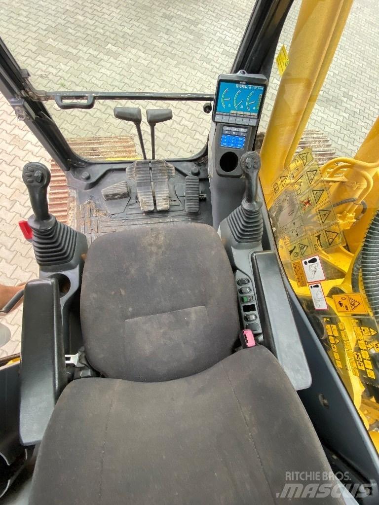 Komatsu PC 210 LC-8 Гусеничні екскаватори