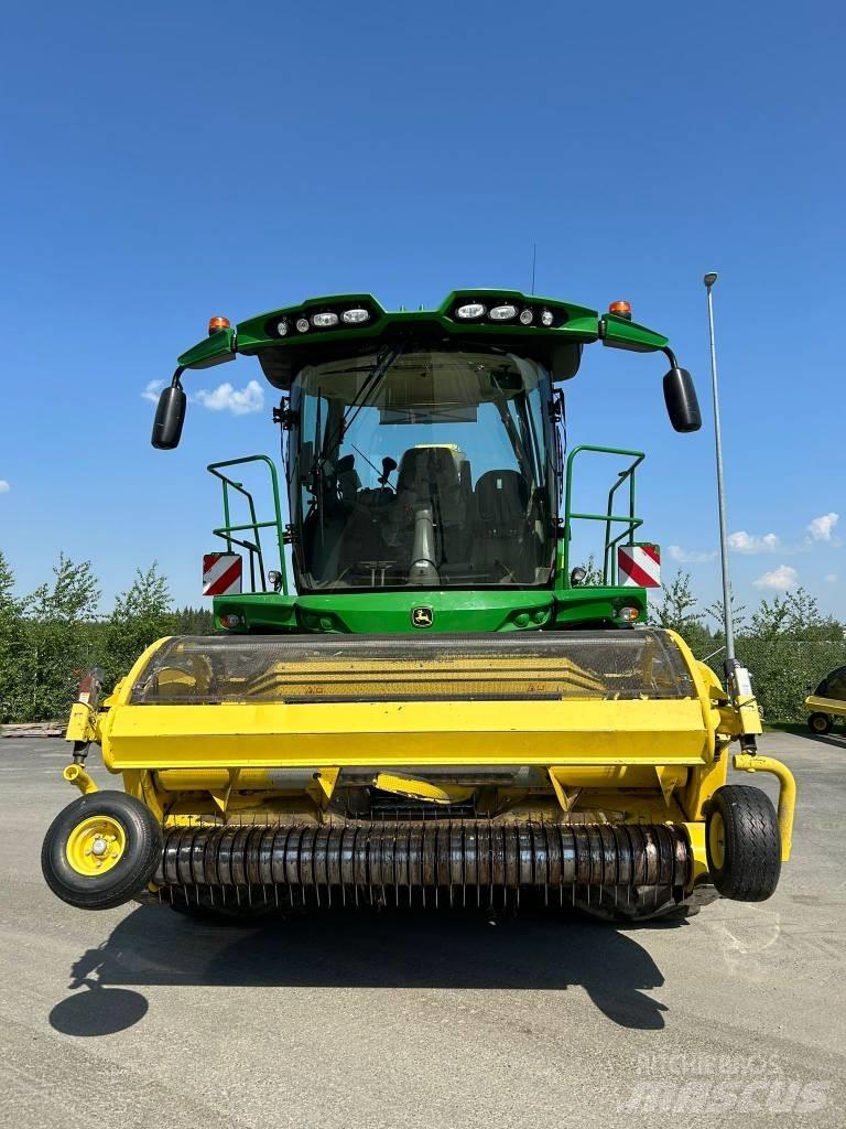 John Deere 8300i Кормозбиральні комбайни