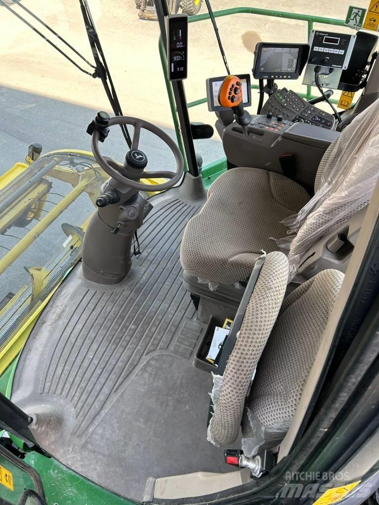 John Deere 8300i Кормозбиральні комбайни