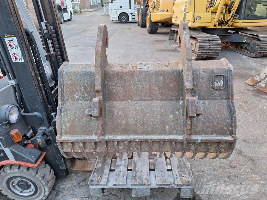 Komatsu PC130-6K Гусеничні екскаватори