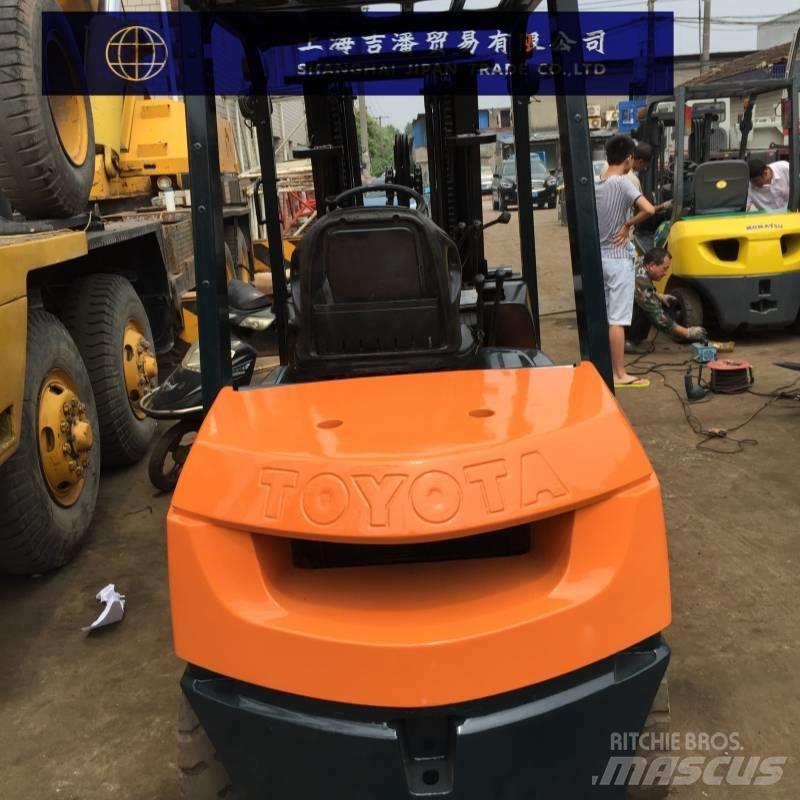 Toyota 7F Дизельні навантажувачі