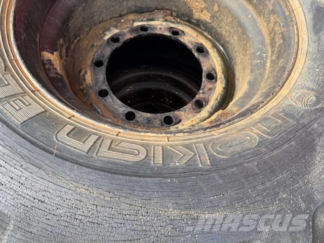 Nokian 600/50/22.5 Шини