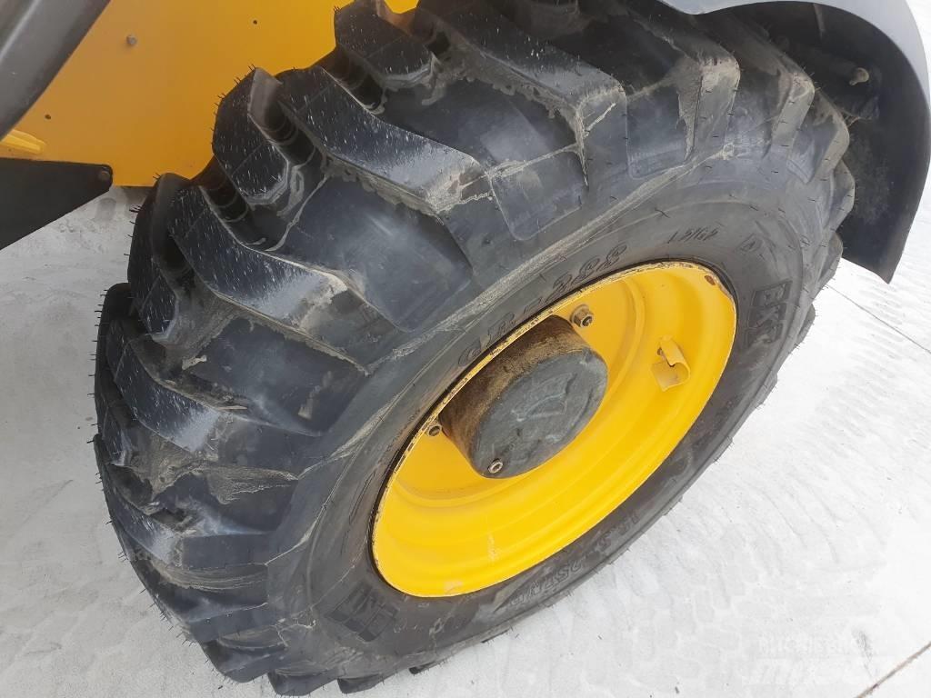 JCB 540-140     M329 Телескопічні фронтальні навантажувачі