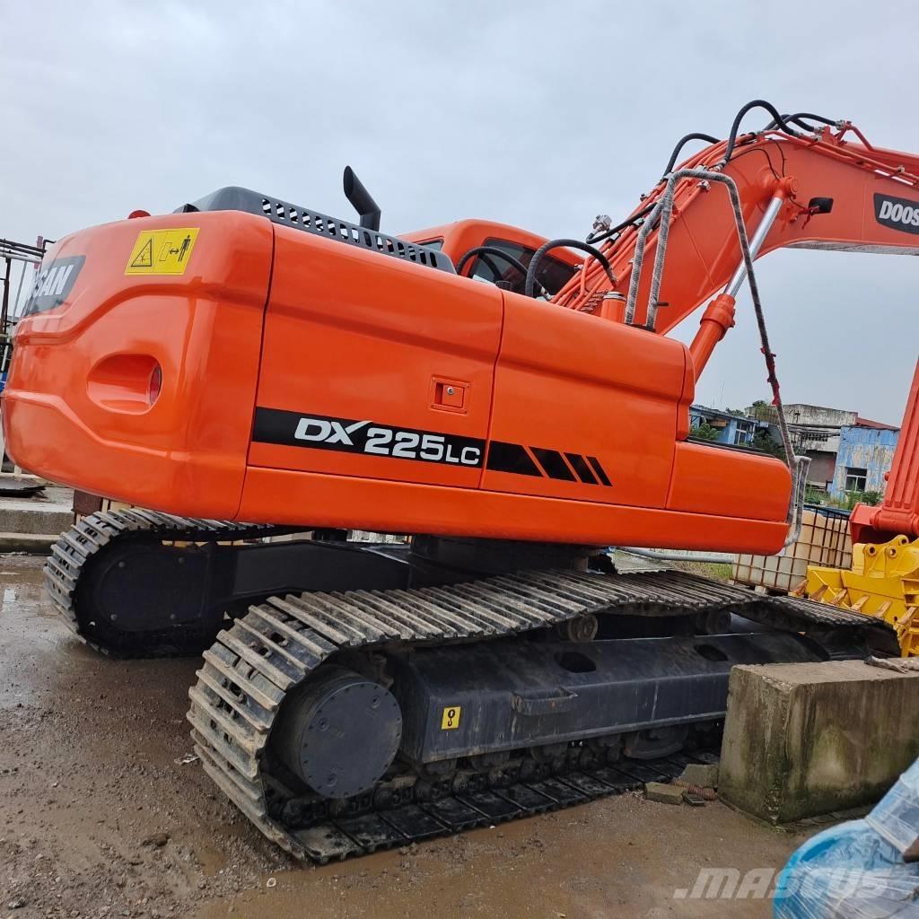 Doosan DX 225 Гусеничні екскаватори