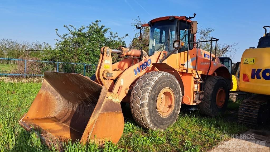 Hitachi W190 Фронтальні навантажувачі