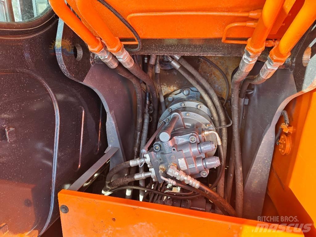 Hitachi ZX 130 Гусеничні екскаватори